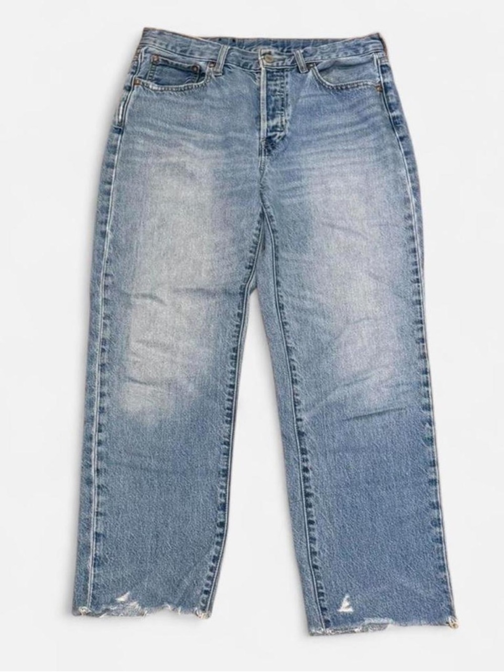 GAP Women’s Light Wash Boyfriend Jeans Distressed Size 6